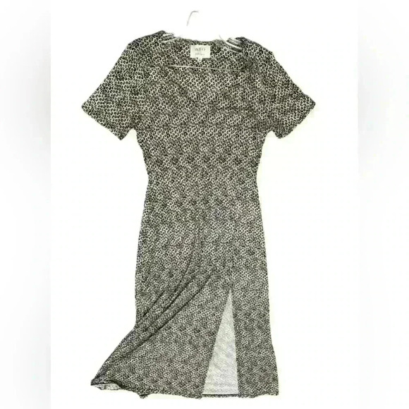 WAYF DRESS - Picture 8 of 8